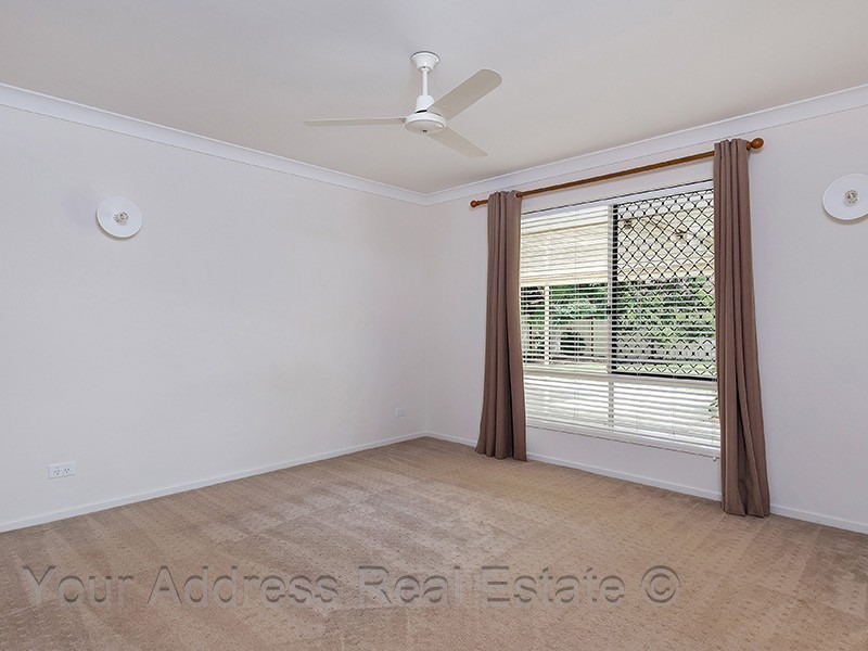 33 Cambridge Street, Boronia Heights QLD 4124