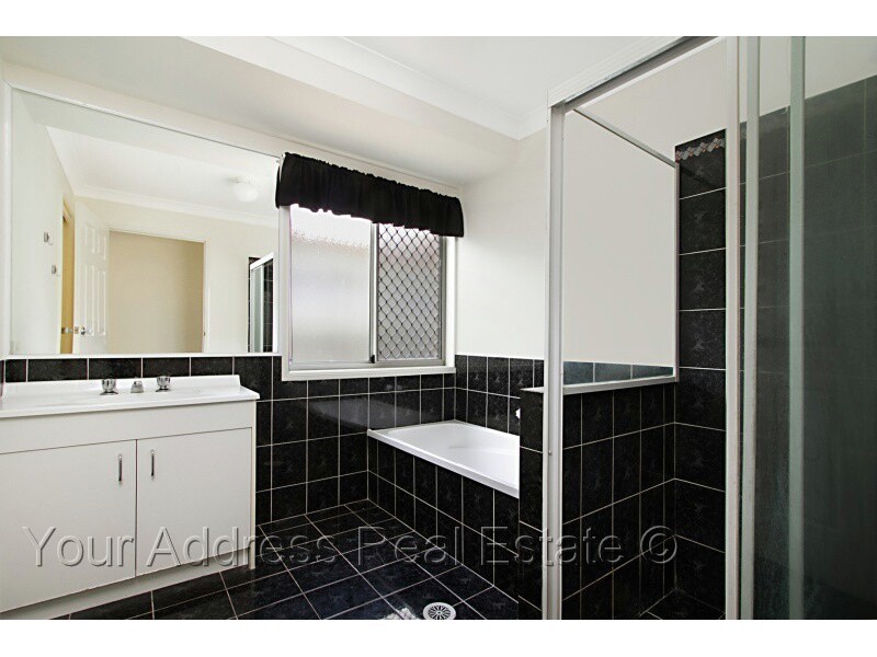 9 Indica Crescent, Regents Park QLD 4118