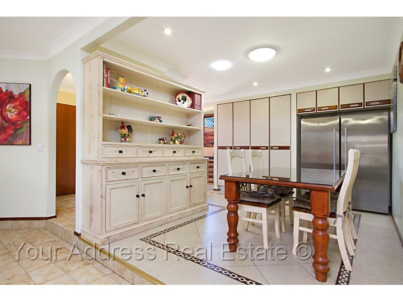 2 Cygnus Court, Regents Park QLD 4118