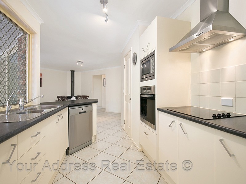 102-104 Chloe Drive, Munruben QLD 4125