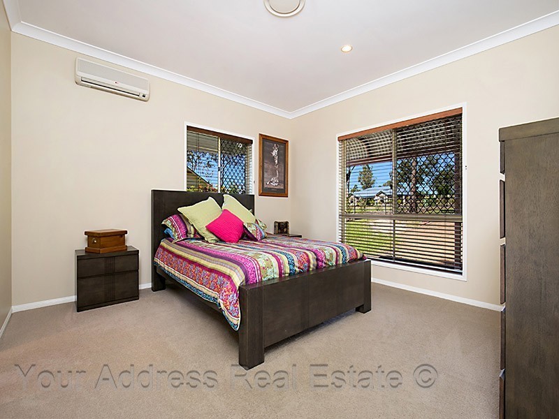 166-168 Silvereye Crescent, Greenbank QLD 4124