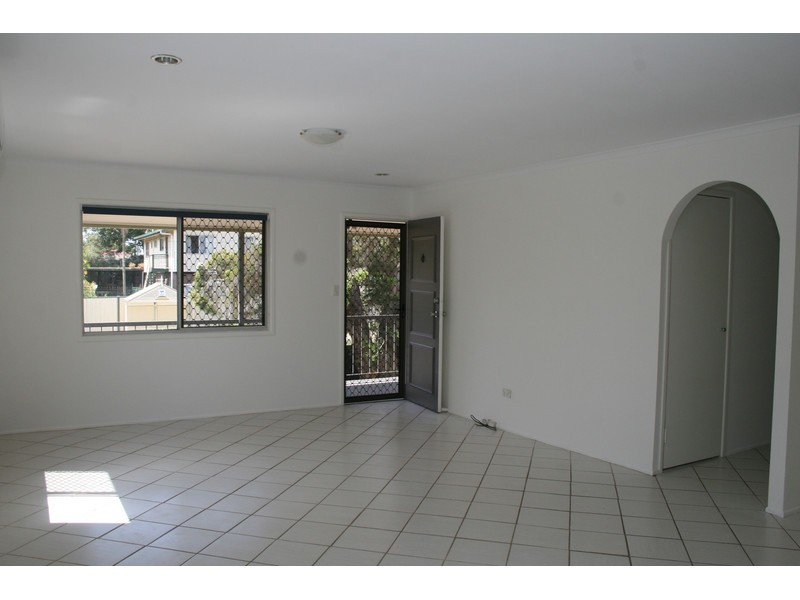 127 Waratah Drive, Crestmead QLD 4132