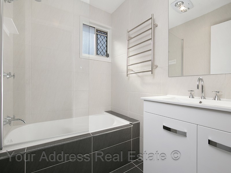 1 Peppermint Street, Crestmead QLD 4132