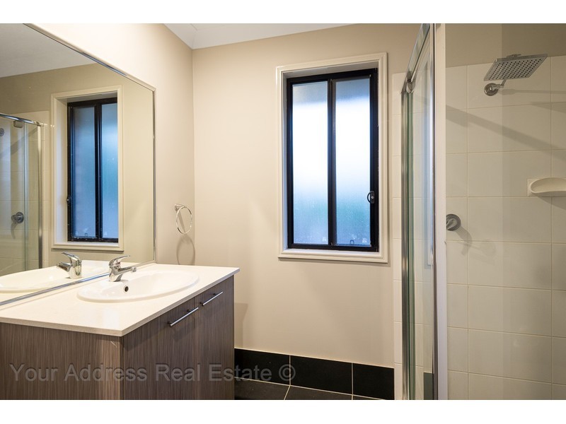 4 Mallee Circuit, Moggill QLD 4070