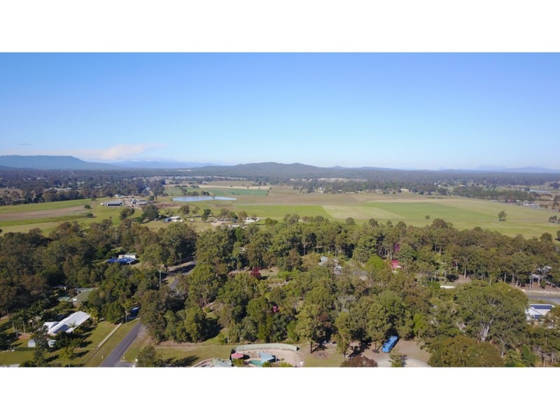 4 McPherson Road, Chambers Flat QLD 4133