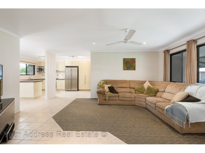 1 Grand Central Court, Boronia Heights QLD 4124