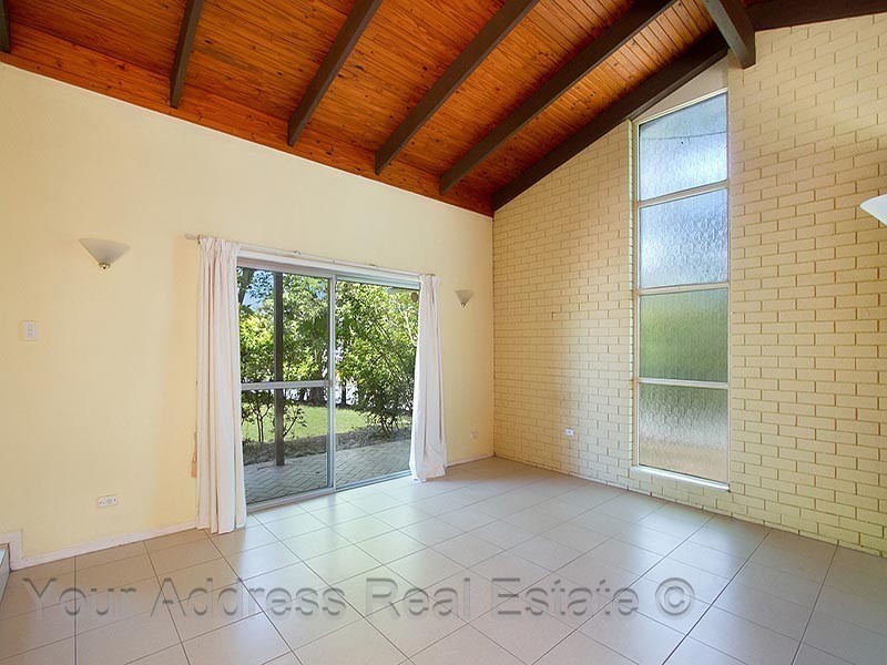 2 Corsloot Street, Regents Park QLD 4118