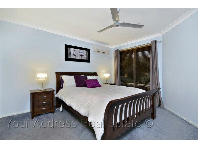 2 Conifer Street, Hillcrest QLD 4118