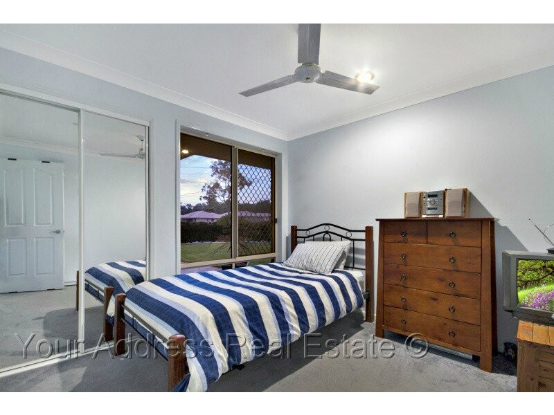 2 Conifer Street, Hillcrest QLD 4118