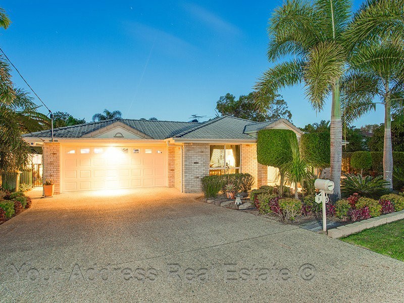 3 Pine Street, Hillcrest QLD 4118