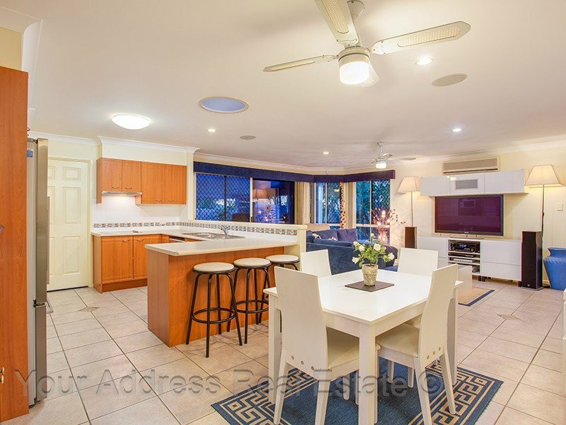 3 Pine Street, Hillcrest QLD 4118