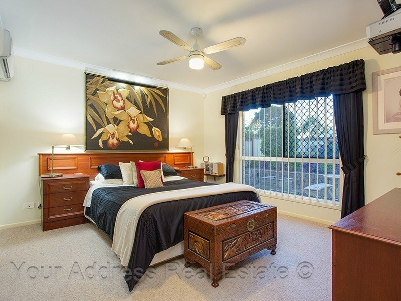 3 Pine Street, Hillcrest QLD 4118