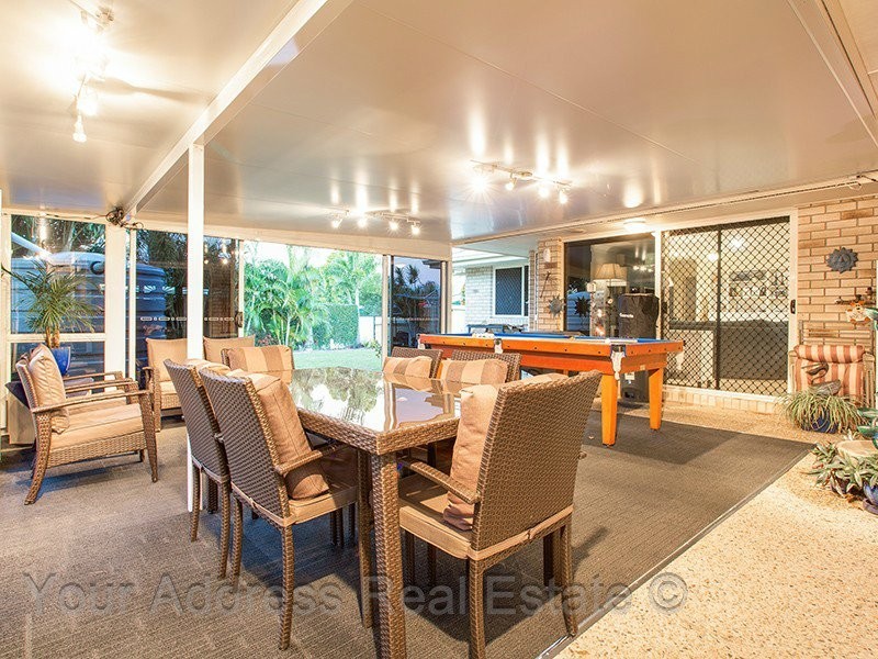 3 Pine Street, Hillcrest QLD 4118