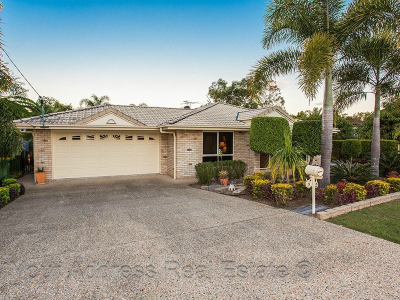 3 Pine Street, Hillcrest QLD 4118