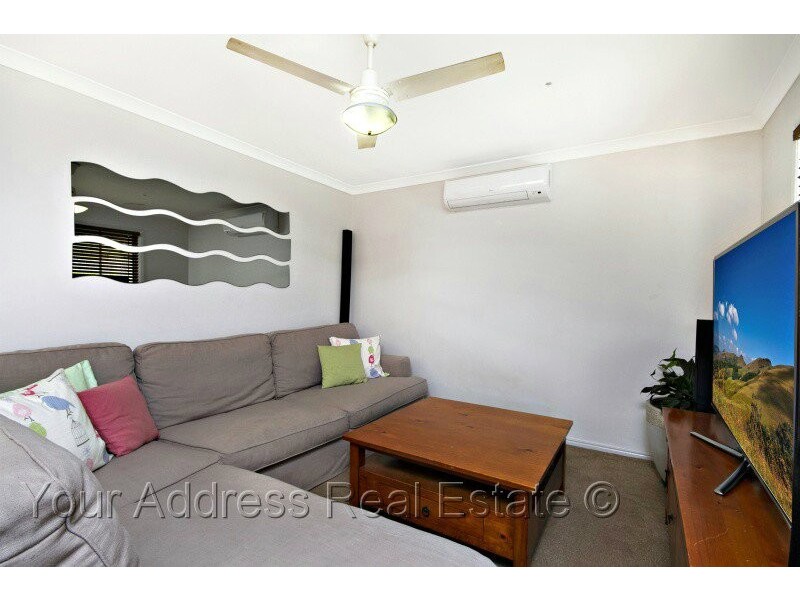 2 Park Close, Hillcrest QLD 4118