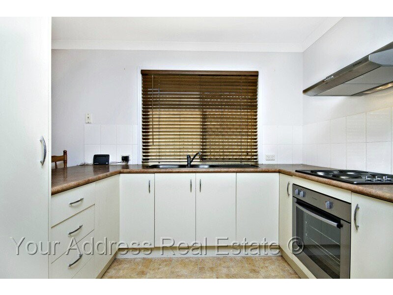 2 Park Close, Hillcrest QLD 4118