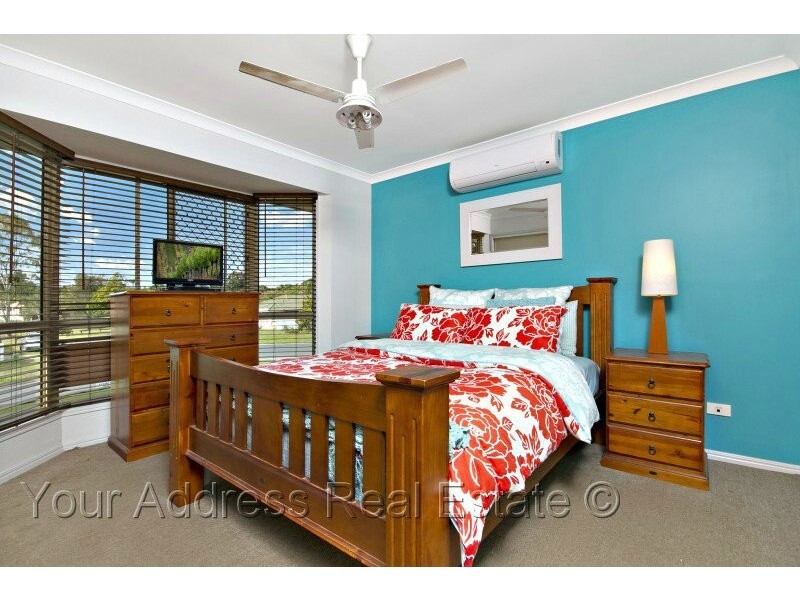 2 Park Close, Hillcrest QLD 4118
