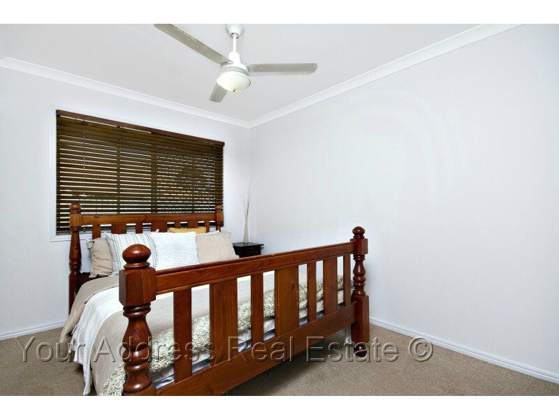 2 Park Close, Hillcrest QLD 4118