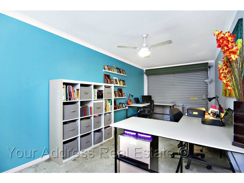 2 Park Close, Hillcrest QLD 4118