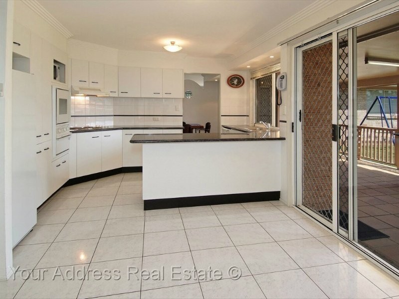 74 Federation Drive, Hillcrest QLD 4118