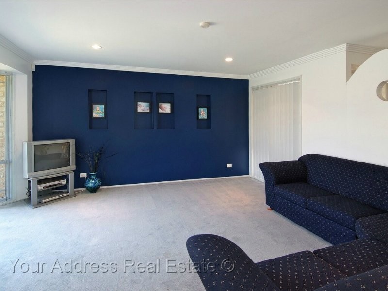 74 Federation Drive, Hillcrest QLD 4118