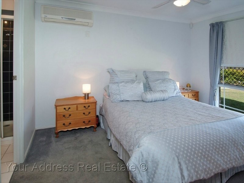 74 Federation Drive, Hillcrest QLD 4118