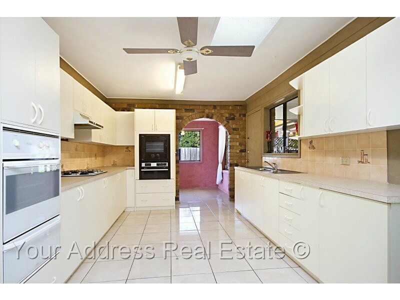 6 Aquila Court, Regents Park QLD 4118