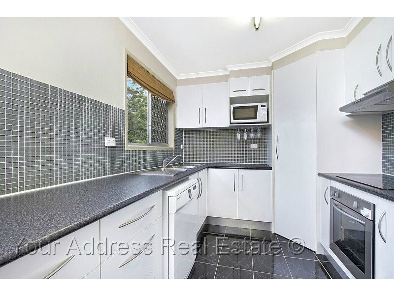 8 Woodburn Street, Marsden QLD 4132