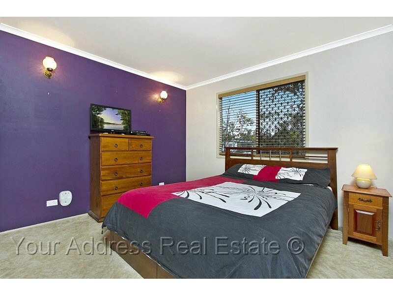 8 Woodburn Street, Marsden QLD 4132