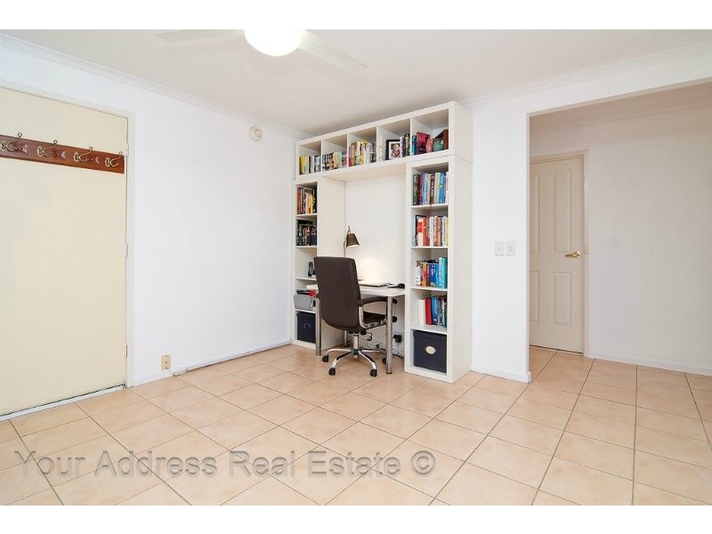 28 Sundowner Street, Regents Park QLD 4118