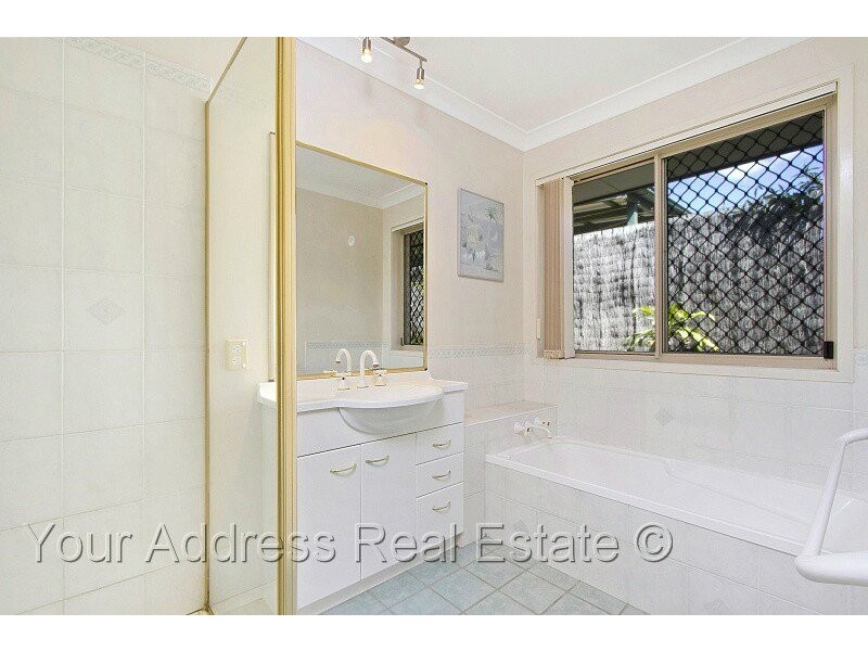 50 Regency Drive, Regents Park QLD 4118