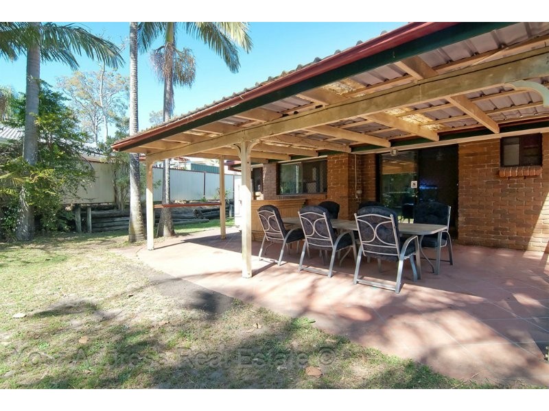 5 Regency Drive, Regents Park QLD 4118