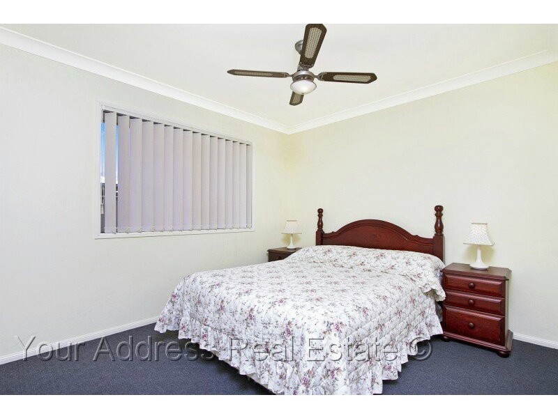 8 Fordham Court, Regents Park QLD 4118