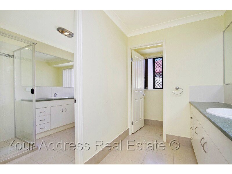 8 Fordham Court, Regents Park QLD 4118