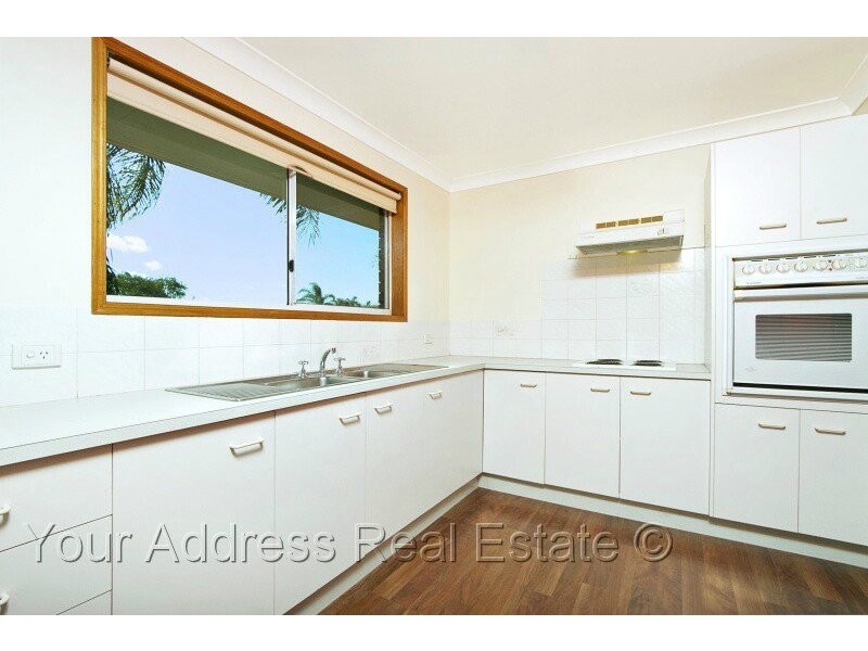 13 Westwood Drive, Hillcrest QLD 4118