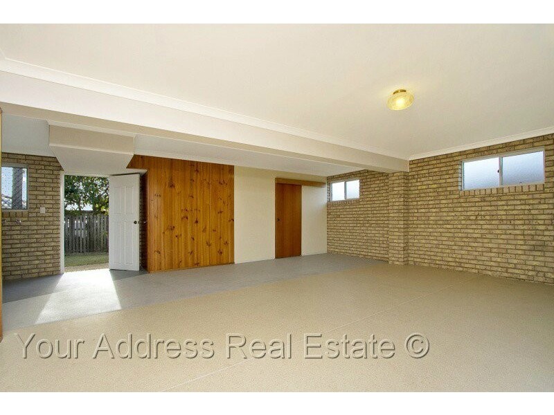 13 Westwood Drive, Hillcrest QLD 4118