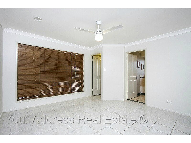 74 Thylungra Road, Park Ridge South QLD 4125