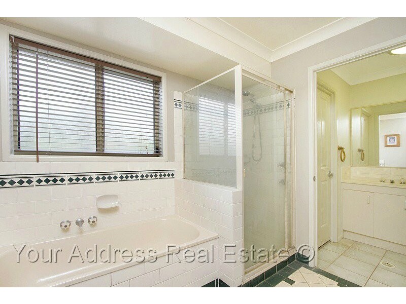 74 Thylungra Road, Park Ridge South QLD 4125