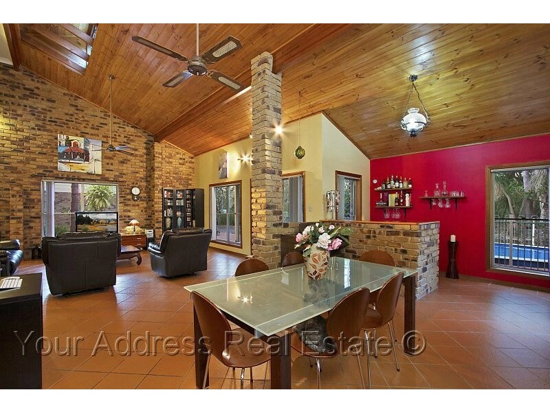 33 Kensington Drive, Munruben QLD 4125