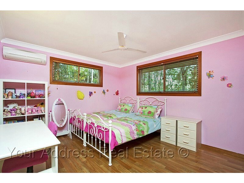 33 Kensington Drive, Munruben QLD 4125