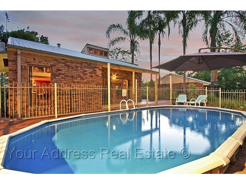 33 Kensington Drive, Munruben QLD 4125