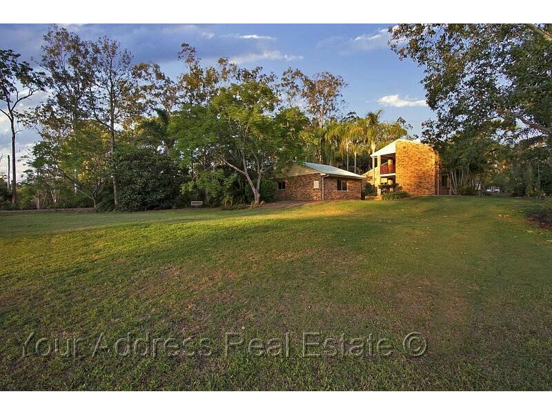 33 Kensington Drive, Munruben QLD 4125