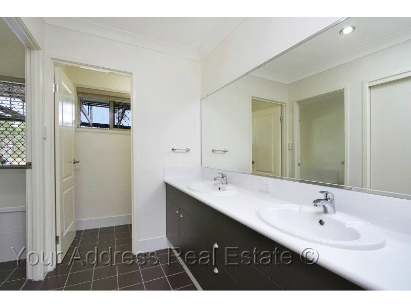 201 Spinebill Drive, Greenbank QLD 4124