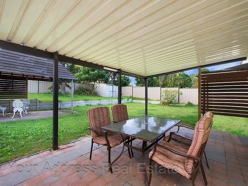 16 Conifer Street, Hillcrest QLD 4118