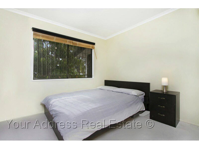 10 Winifred Street, Kingston QLD 4114