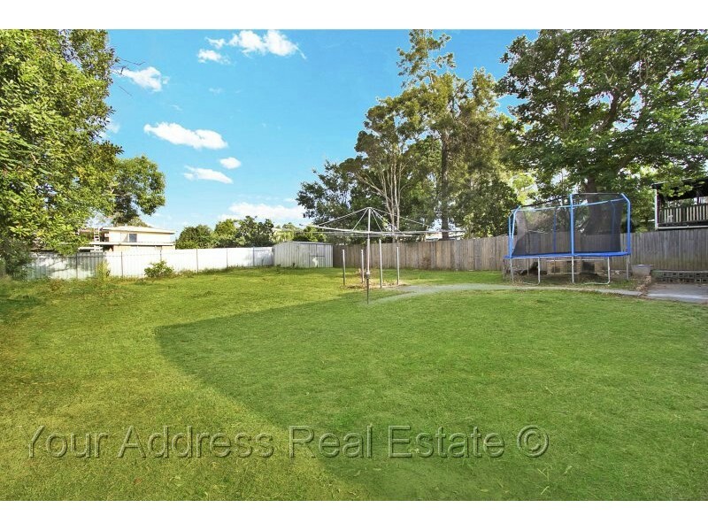 10 Winifred Street, Kingston QLD 4114