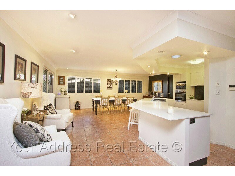 97 Greenways Esplanade, Parkinson QLD 4115