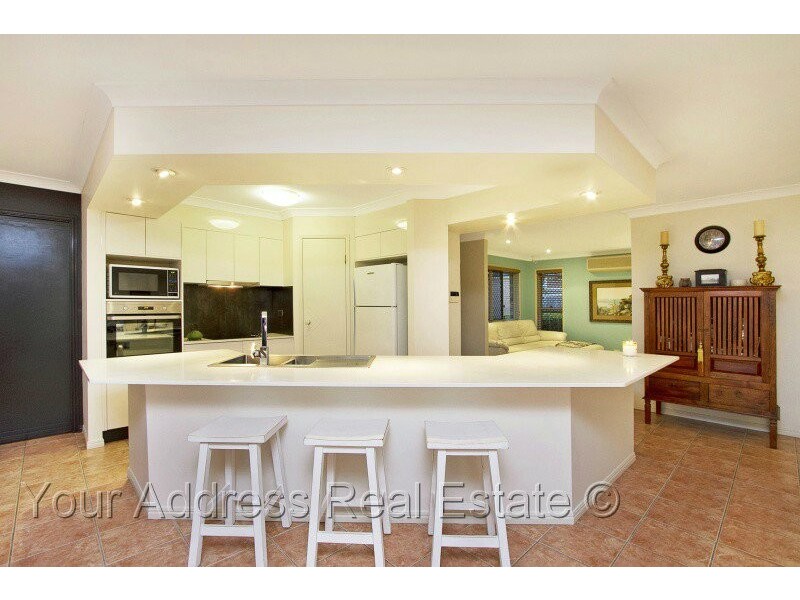 97 Greenways Esplanade, Parkinson QLD 4115