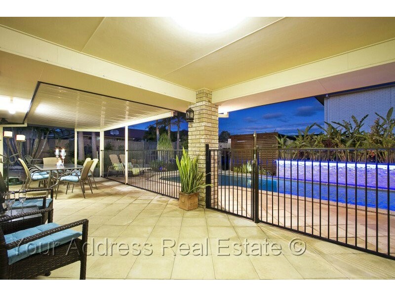 97 Greenways Esplanade, Parkinson QLD 4115