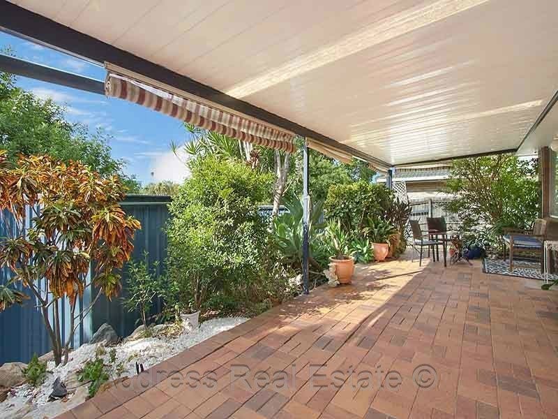 2 Mooloolah Court, Hillcrest QLD 4118